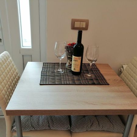 Studio Apartman Irena 2 Bijela Exteriör bild