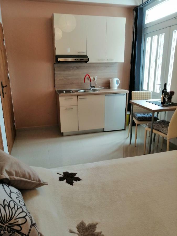 Studio Apartman Irena 2 Bijela Exteriör bild