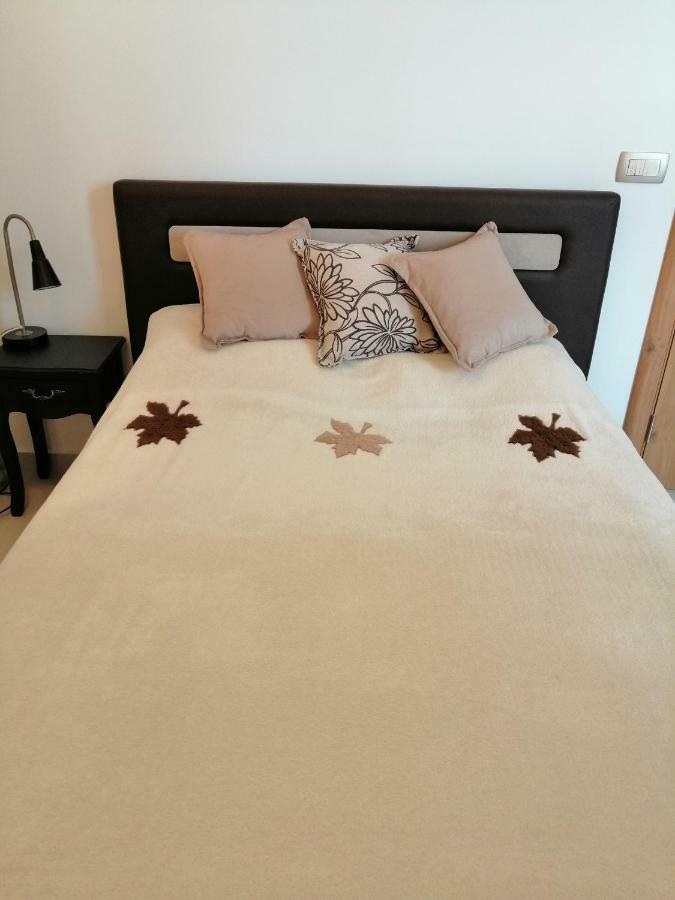 Studio Apartman Irena 2 Bijela Exteriör bild