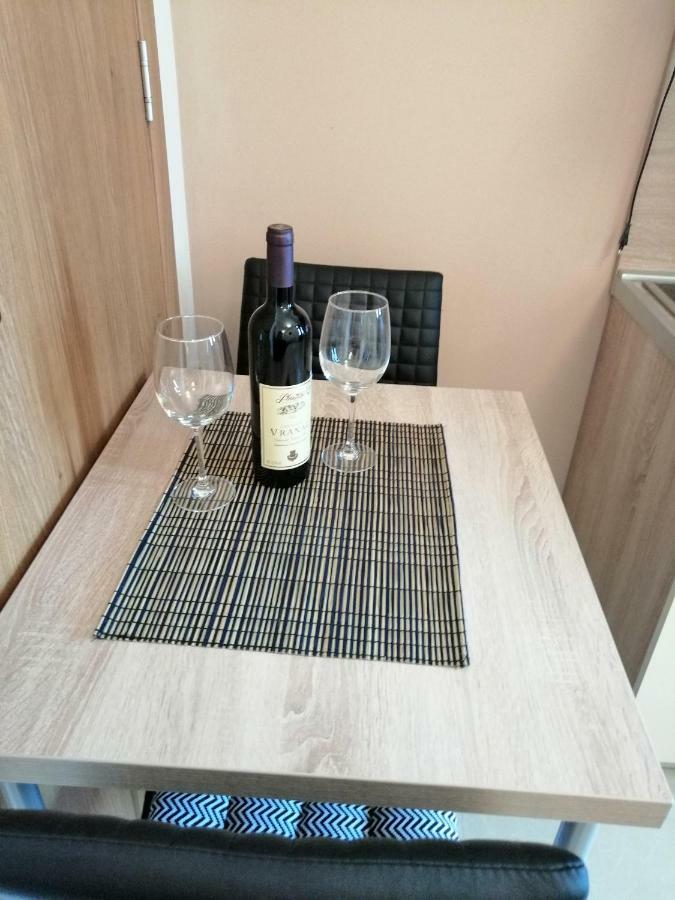 Studio Apartman Irena 2 Bijela Exteriör bild