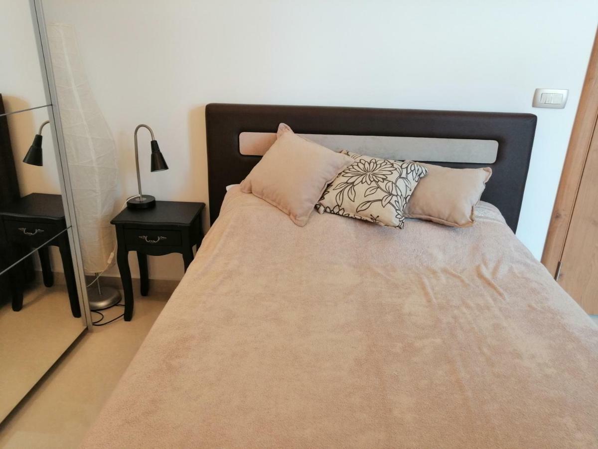Studio Apartman Irena 2 Bijela Exteriör bild